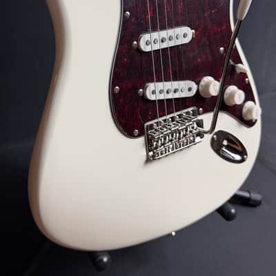 Squier Classic Vibe 60's Stratocaster Electric Guitar Olympic White image 6