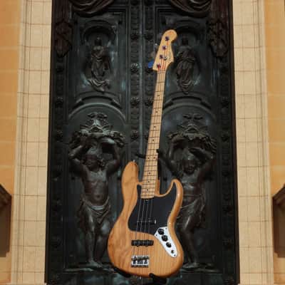 Fender American Professional Jazz Bass® | 2018 image 4