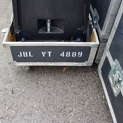 JBL VERTEC 4889 FULL SIZE 3 WAY LINE ARRAY SPEAKERS W/CASE AND COVER (LOT OF 2) image 10