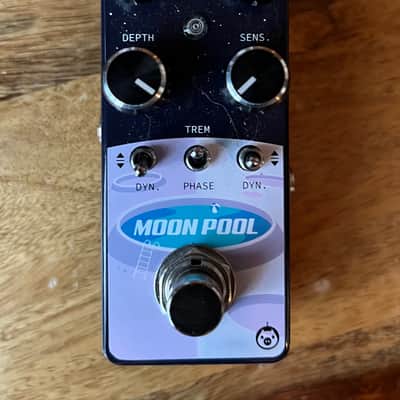 PIGTRONIX Moon Pool フェイザー トレモロ Pigtronix Moon Pool: Trem + Phaser = ❤️ - YouTube