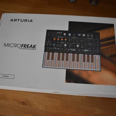 Arturia MicroFreak 25-Key Algorithmic Synthesizer 2019 - Present - Black image 10