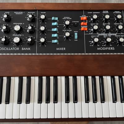 Moog Minimoog Model D Reissue 44-Key Monophonic Synthesizer (2022) 2022 - Present - Black / Wood