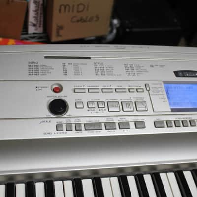 Yamaha DGX-500/ With Power Supply and Stand image 4