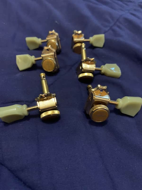 Guyker Locking tuners, 15:1, 2021, 3x3 Gold with vintage tuning heads image 1
