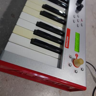 Alesis Micron 2000s - Silver image 5