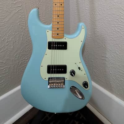 Fender Noventa Stratocaster 2021 - 2023 - Daphne Blue hardshell case image 3