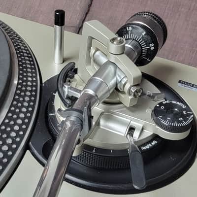 Technics SL1600MK2 Fully Automatic Turntable / Record Player w/ Shure Cartridge & Stylus (video) image 8