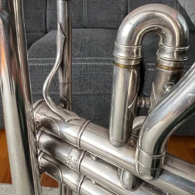 1909 Frank Holton “New Proportion” Cornet – Chicago Era – Couturier Model – Silver – Original Case & Mouthpieces image 8