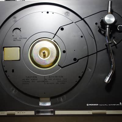 PIONEER PL-300X Direct Drive Turntable - Quartz PLL Auto-Return + Cartridge PIONEER PC-110 - Black image 19