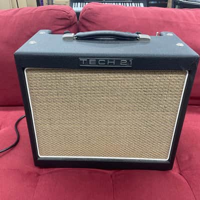 Tech 21 Trademark 10 1x8 Modeling Guitar Amp - Black image 1