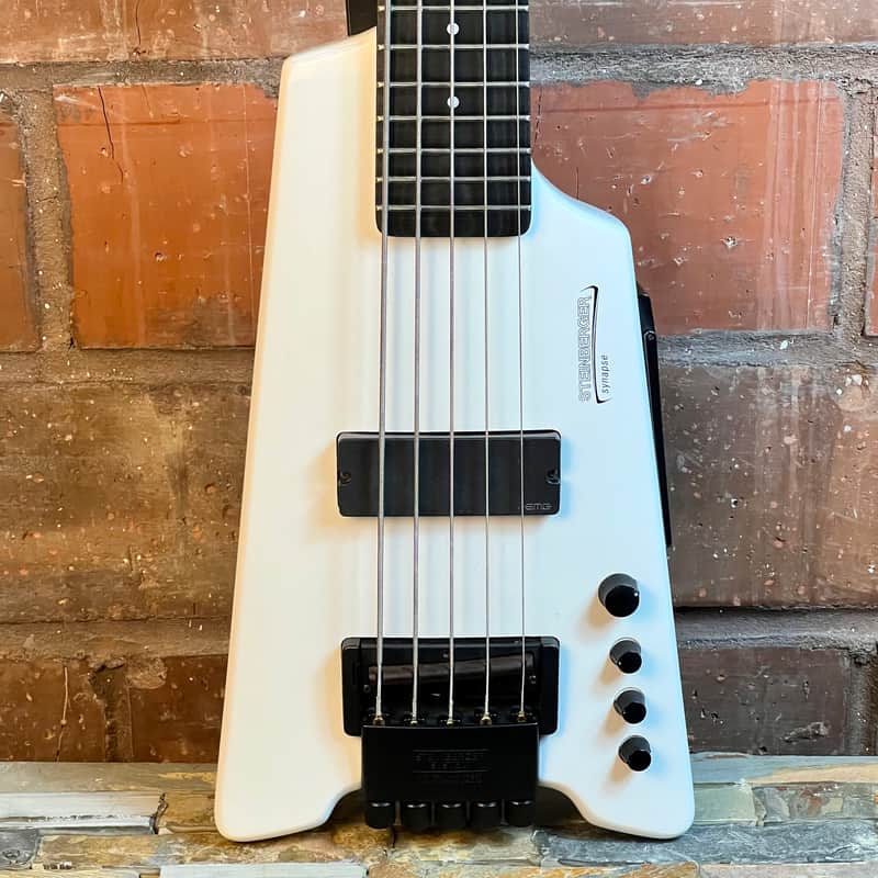 Steinberger Synapse 5-String Bass White | Reverb