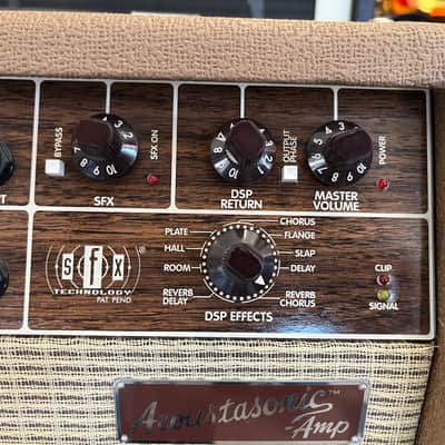 Fender Acoustic SFX acoustic guitar amp - Brown image 3