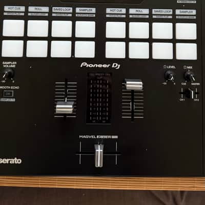 Pioneer DDJ-REV7 2-Channel DJ Controller 2022 - Present - Black image 5