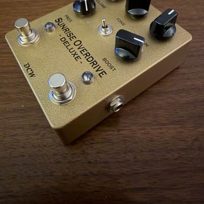 DCW Sunrise Overdrive Deluxe 2024 - Gold image 2