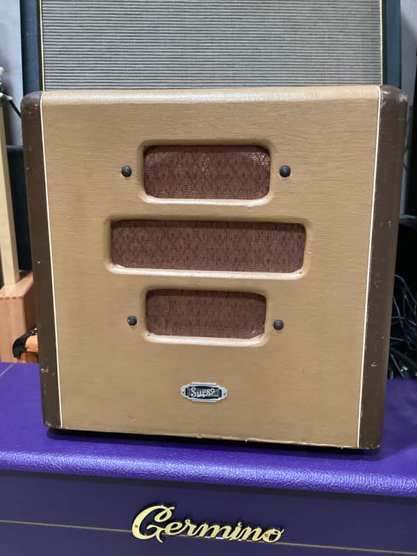 Supro Comet 1948 - Two-tone image 1