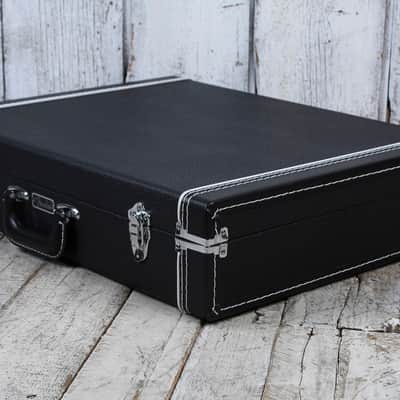 Fender Classic Series 3 Guitar Case Stand Hardshell Wooden Guitar Case and Stand image 4
