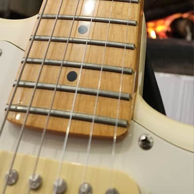 VINTAGE MIJ! Fender ST-557 Stratocaster Vintage White w/ Original One Piece Curly Maple Neck 1985-1987 Japan image 12