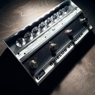 Fender Shields Blender Limited Edition 2023 - Silver / Black image 1