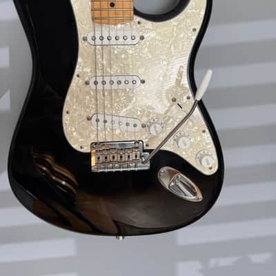 Fender American Professional Stratocaster with Maple Fretboard 2018 Black, Seymour Duncan Hot Stack pickup and Fender pearlescent pick guard image 4