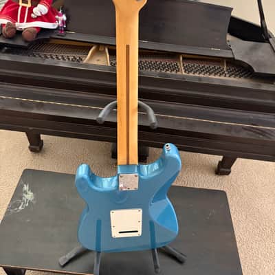 Fender  Stratocaster  1995-1996 - Lake Placid Blue 50th Anniversary Matching Headstock image 7