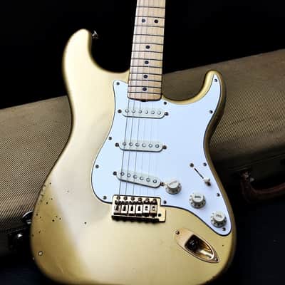 FENDER USA LTD " The Gold Stratocaster" "Gold + Maple" (1981) image 24
