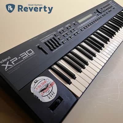 Roland XP-30 synth workstation piano 64 Voice Expandable synthesizer 100V