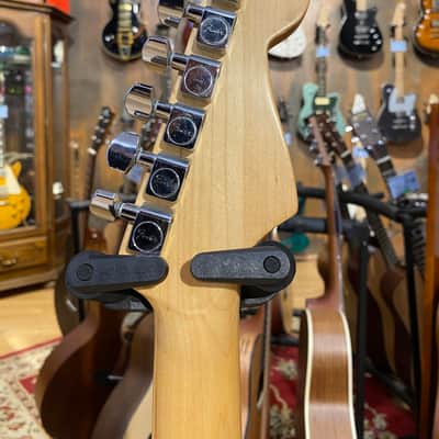 Fender Standard Stratocaster Left-Handed with Maple Fretboard 2007 Black image 8