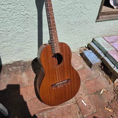 Harmony Baritone Ukelele 1950-1960s (Not certain) - Solid brown light gloss mahagony natural image 3