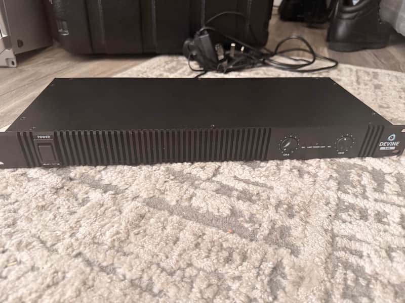 Devine D-400 class D amplifier 2x 200 W image 1
