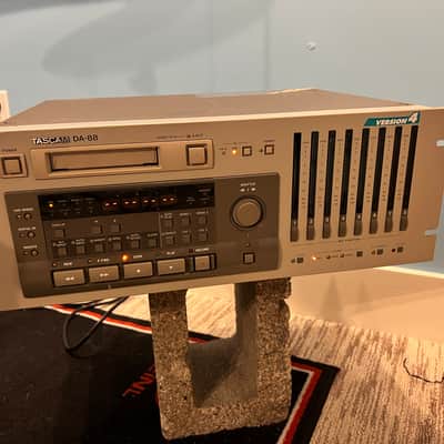 TASCAM DA-88 Multitrack Recorder image 1