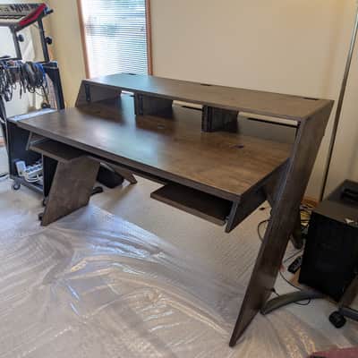 Output Platform Studio Desk 2018 with Keyboard Tray and Risers - Kodiak Brown image 10