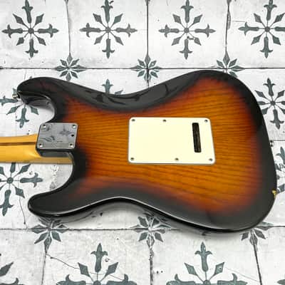 Fender Strat Plus Deluxe Electric Guitar w/ Texas Special pickups • Tobacco Sunburst • 1990 • 8.3 lb image 6