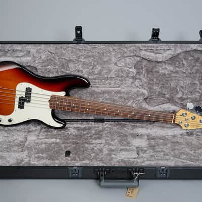 Fender American Professional Precision Bass V 2016 - Three Tone Sunburst image 11