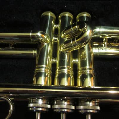 Conn 22b 1962-63 - brass image 7