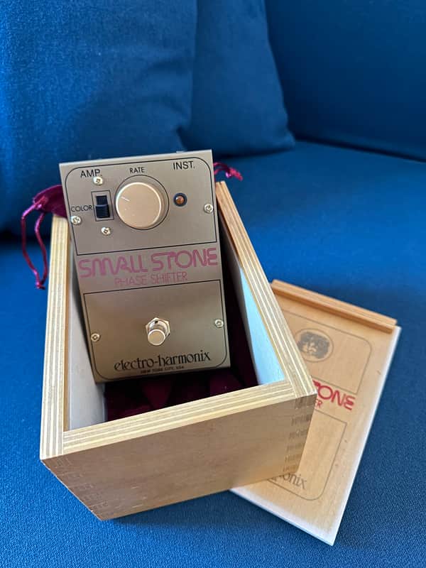 Electro-Harmonix Golden Small Stone 2024 - Gold image 1