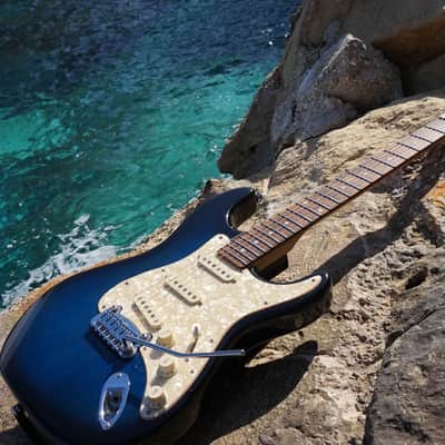 G&L Legacy Tribute 2010 Blue Burst image 2