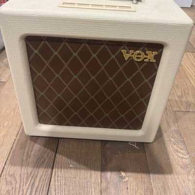 Vox AC4TV 4-Watt 1x10" Guitar Combo 2009 - 2019 - Tan image 1