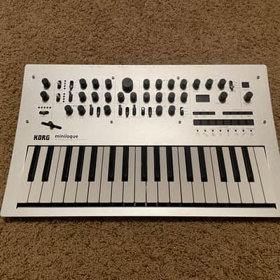 Korg Minilogue 4-Voice Polyphonic Analog Synthesizer 2016 - Present - Silver