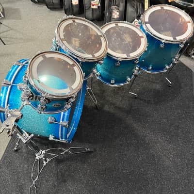 ~WOW!~ DW Collector's Series Maple/Mahogany 5-Piece 10/12/14/16/22 Drum Kit Set in Electric Blue Burst Glitz Lacquer with Chrome Hardware image 15