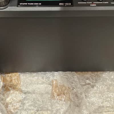 E-MU Systems ESI-32 Rackmount 32-Voice Sampler Workstation Black image 3