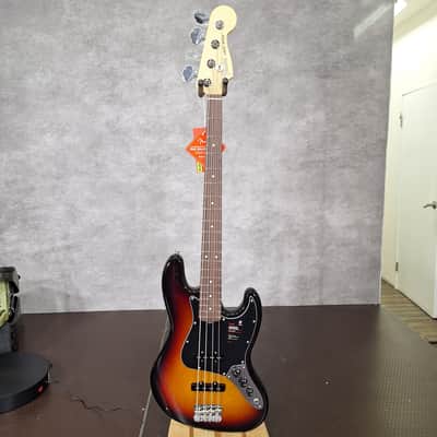 Fender American Performer Jazz Bass with Rosewood Fretboard 2018 - Present - 3-Tone Sunburst 8.4 pounds image 1