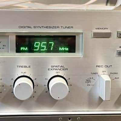 Vintage Yamaha R-700 Natural Sound AM/FM Stereo Receiver For Parts SEE VIDEO image 1