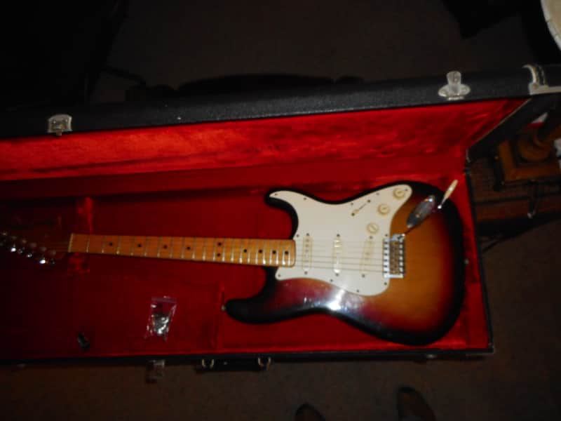 Fender Stratocaster 1972 Sunburst image 1