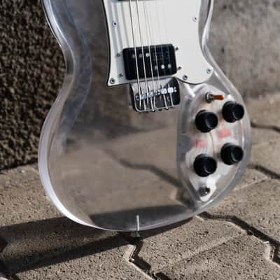 Gletty Guitars ALU-SG MKIV LUCITE 2024 - Acrylic Light aged image 2