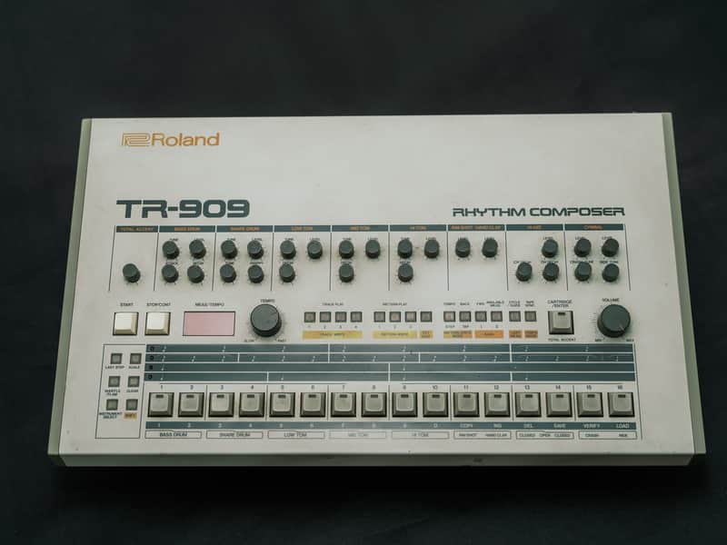 Roland TR-909 Rhythm Composer 1983 - 1985 - White image 1