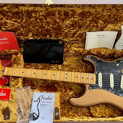 Fender Bruno Mars Stratocaster®, Maple Fingerboard, Mars Mocha MODEL #0116862877 image 1