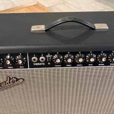 Fender '65 Super Reverb Reissue (2003) 45-Watt 4x10" Guitar Combo 2001 - Present - Black image 4