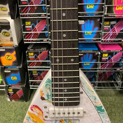 Vox Mini Mk III travel guitar teardrop shape in marble /white finish image 8