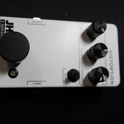 JHS 3 Series Distortion 2020 - Present - White image 1