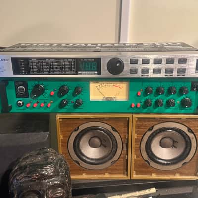 Behringer Virtualizer Pro Effects Rack Unit 2000 image 2